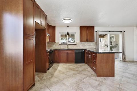 1005 Shadow Ridge Dr, Modesto, CA 95351 photo 11