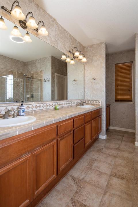 621 Otis Dr, Ripon, CA 95366 photo 30