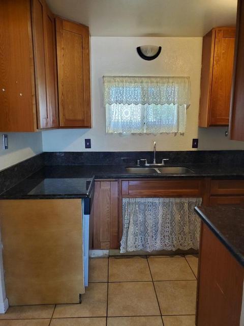 404 Maple St, Galt, CA 95632 photo 2