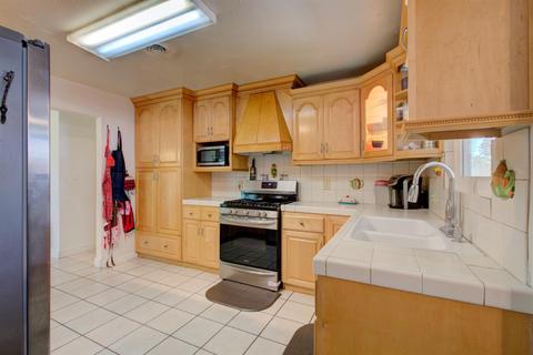 930 E C St, Oakdale, CA 95361 photo 9