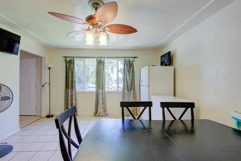 930 E C St, Oakdale, CA 95361 photo 8
