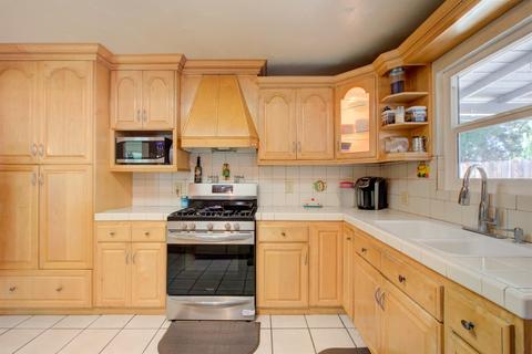 930 E C St, Oakdale, CA 95361 photo 10