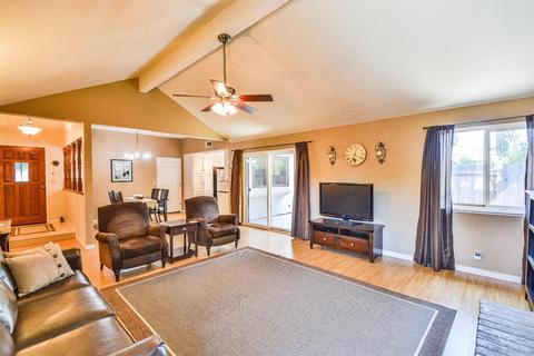 3845 Emperor Ln, Modesto, CA 95356 photo 7