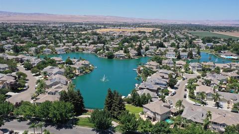 2206 Lighthouse Cir, Tracy, CA 95304 photo 4
