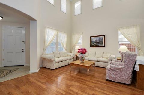 2527 Greystone Dr, Tracy, CA 95377 photo 4