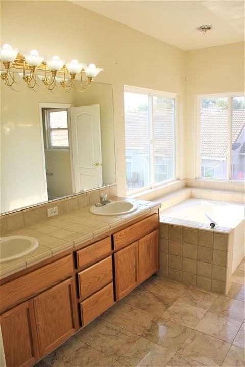 2860 Brookstone Dr, Turlock, CA 95382 photo 15
