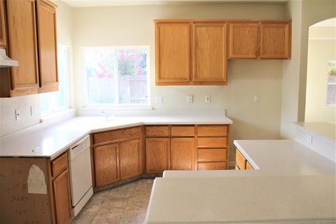 2860 Brookstone Dr, Turlock, CA 95382 photo 8