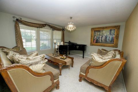 1946 Peacock Dr, Turlock, CA 95382 photo 6