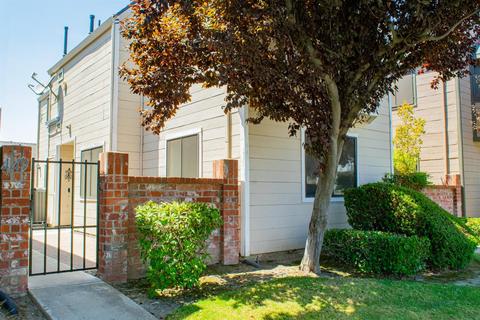 449 Benjamin Pl, Manteca, CA 95337 photo 2