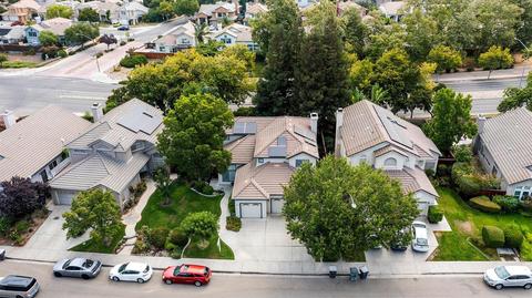 1344 Yorkshire Loop, Tracy, CA 95376 photo 2