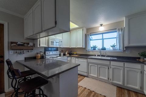 6588 Trahern Rd, Manteca, CA 95337 photo 9