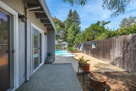 807 Barcelona Ave, Davis, CA 95616 photo 32