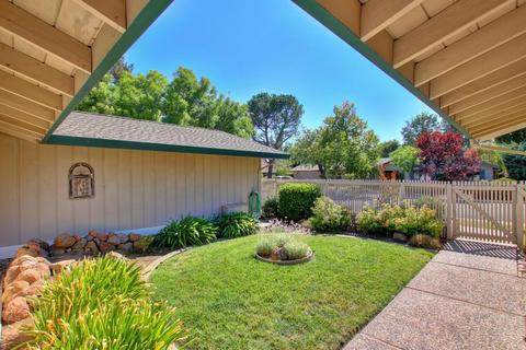 2812 Corona Dr, Davis, CA 95616 photo 2