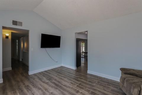 2400 Denny Ct, Ceres, CA 95307 photo 7