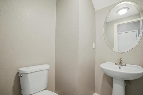 1907 Olivas Ct, Ceres, CA 95307 photo 8