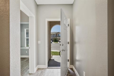 1907 Olivas Ct, Ceres, CA 95307 photo 5