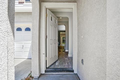 1907 Olivas Ct, Ceres, CA 95307 photo 4