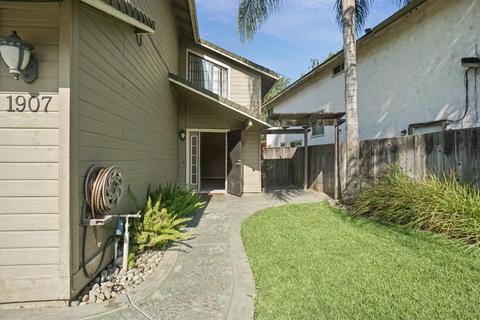 1907 Winding Oak St, Lodi, CA 95242 photo 2