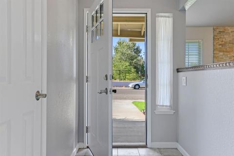 425 Steven Pl, Lathrop, CA 95330 photo 7