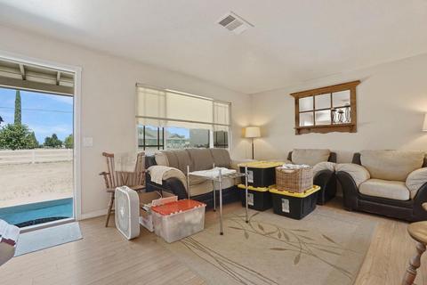 21586 Eastern Heights Rd, Linden, CA 95236 photo 3