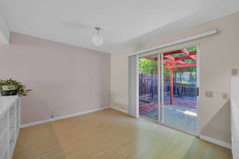 1556 Drake Dr, Davis, CA 95616 photo 8