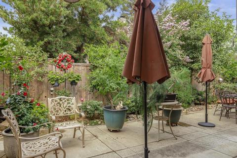905 Interlaken Dr, Lodi, CA 95242 photo 57