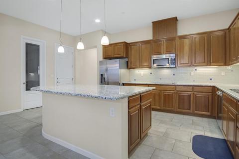 729 Yosemite Dr, Tracy, CA 95304 photo 4