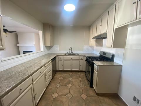 2054 Hyannis, Manteca, CA 95336 photo 5