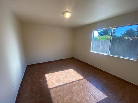 2054 Hyannis, Manteca, CA 95336 photo 12