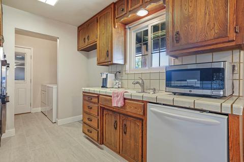 1300 Silverton Ave, Turlock, CA 95382 photo 9
