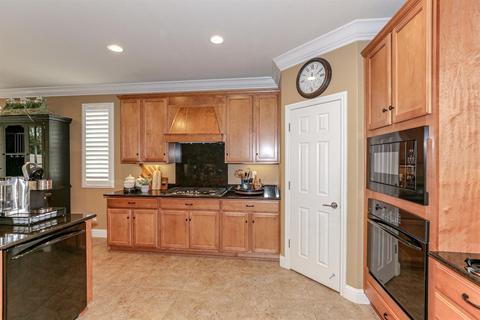 2557 Shadow Berry Dr, Manteca, CA 95336 photo 13