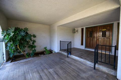 2208 Glasgow Dr, Ceres, CA 95307 photo 3