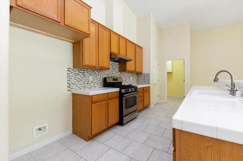 1246 Kestrel Dr, Patterson, CA 95363 photo 9