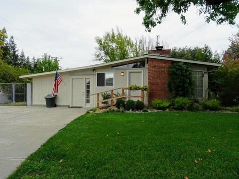 2211 Walnut Ave, Carmichael, CA 95608 photo 2