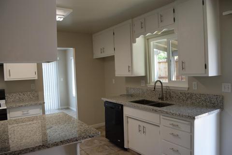 1516 Desert Willow Ln, Modesto, CA 95355 photo 8