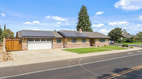 1711 Crom St, Manteca, CA 95337 photo 2