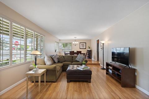 4201 Paradise Dr, Carmichael, CA 95608 photo 4