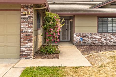 1602 Charlottesville Ln, Ceres, CA 95307 photo 4