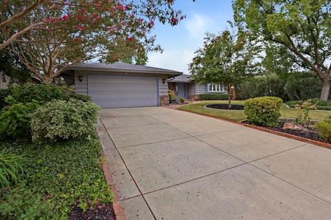 4413 Northampton Dr, Carmichael, CA 95608 photo 3