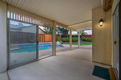100 Laquart Ct, Folsom, CA 95630 photo 2