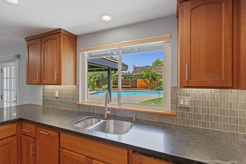 181 Fall River Dr, Folsom, CA 95630 photo 5