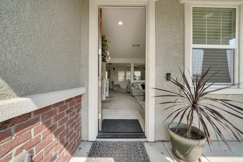 143 Indianapolis Ct, Manteca, CA 95337 photo 4