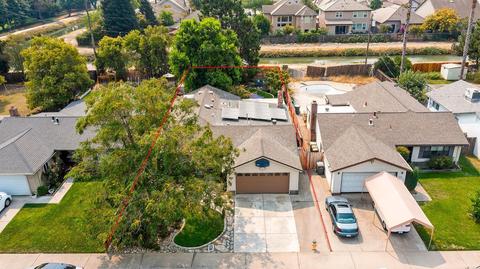 1500 Cardinal St, Lodi, CA 95242 photo 2