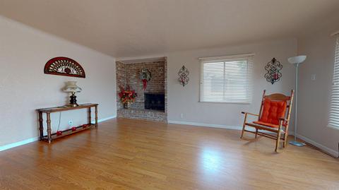 638 Wallis Ave, Gustine, CA 95322 photo 2