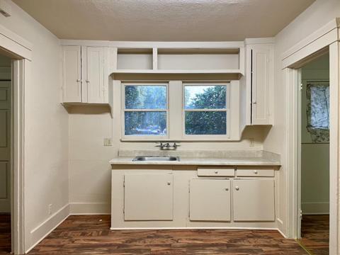 1011 S Madison St, Modesto, CA 95351 photo 9