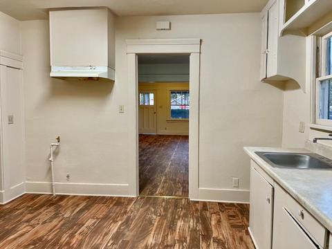 1011 S Madison St, Modesto, CA 95351 photo 10
