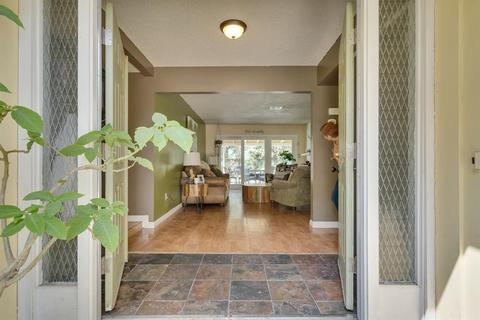 2667 Macgregor Ct, Modesto, CA 95350 photo 4
