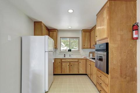 1311 Alder Pl, Davis, CA 95618 photo 9
