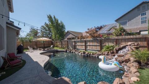 1923 Hyde Park Ln, Manteca, CA 95336 photo 2