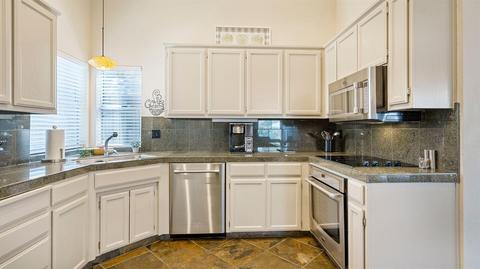 2425 E Orangeburg Ave, Modesto, CA 95355 photo 12